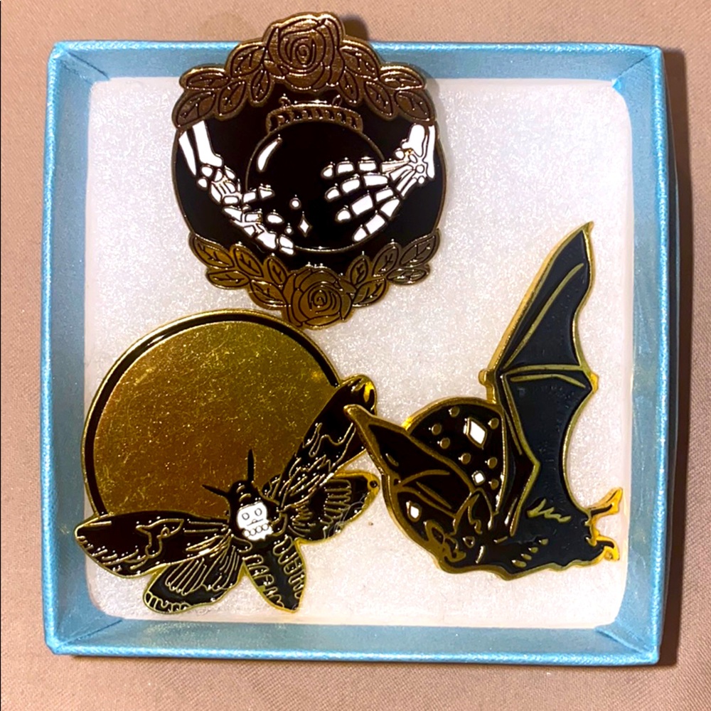 Spooky Pins